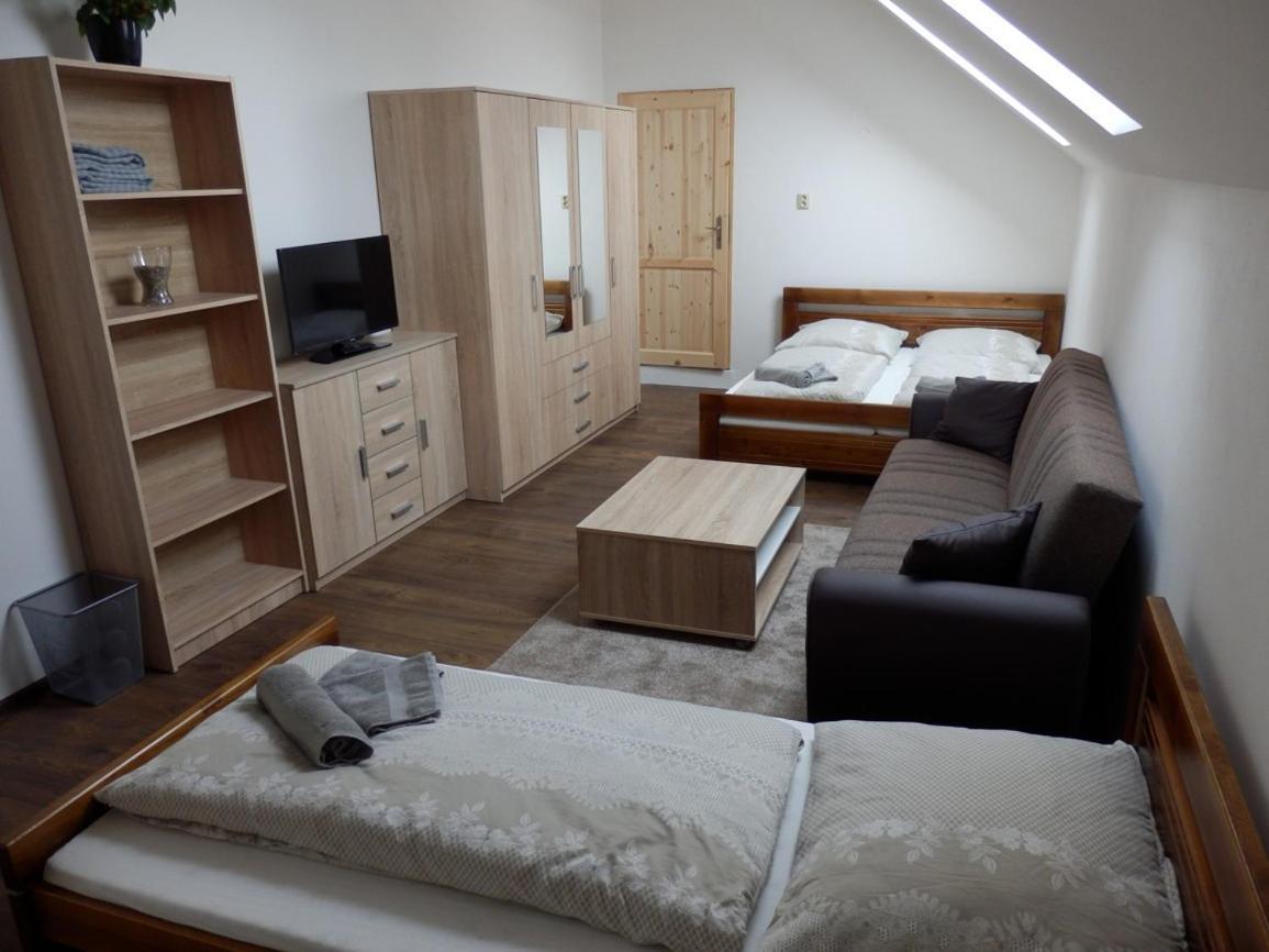 Ubytování v soukromí Opolany u Poděbrad Exterior foto